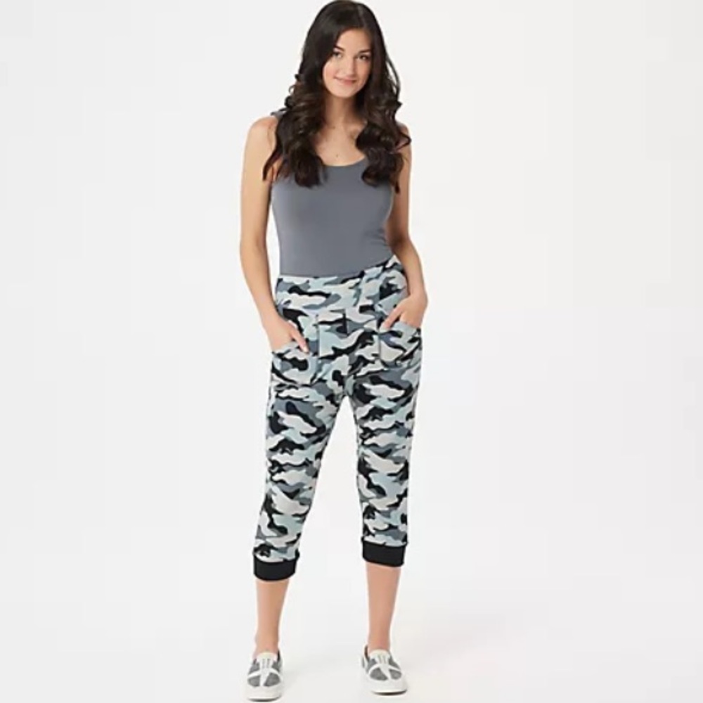 LOGO Lounge by Lori Goldstein French Terry Camo Printed Capri Pants